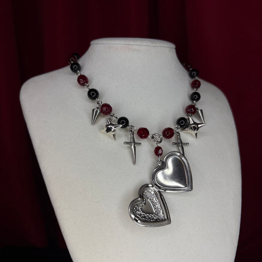 '𝕾𝖙𝖆𝖓𝖌𝖊 𝕷𝖚𝖛' 𝕭𝖊𝖆𝖉𝖊𝖉 𝕮𝖍𝖆𝖗𝖒 𝕹𝖊𝖈𝖐𝖑𝖆𝖈𝖊 (𝖇𝖑𝖆𝖈𝖐 𝖆𝖓𝖉 𝖗𝖊𝖉)