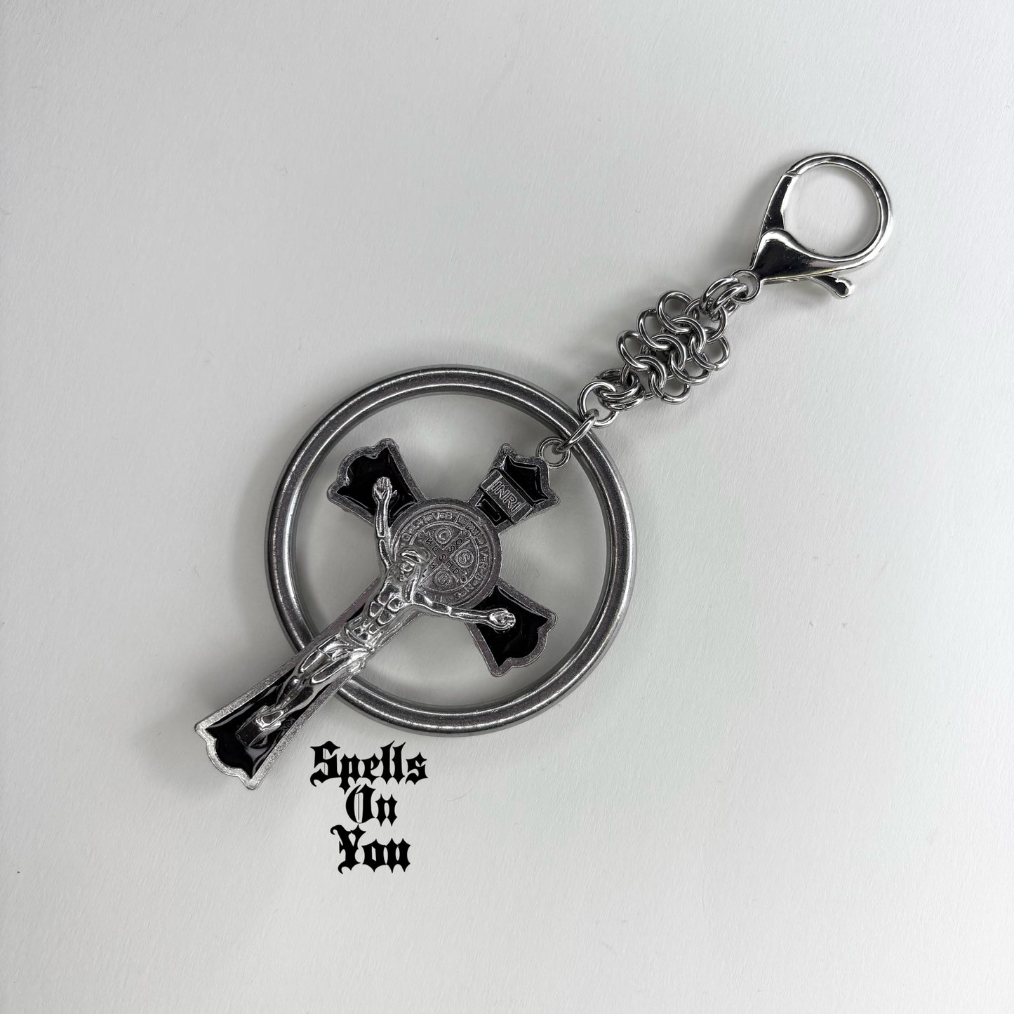 ‘𝕮𝖊𝖗𝖊𝖒𝖔𝖓𝖞’ 𝕮𝖍𝖆𝖎𝖓𝖒𝖆𝖎𝖑 𝕭𝖆𝖌 𝕮𝖍𝖆𝖗𝖒