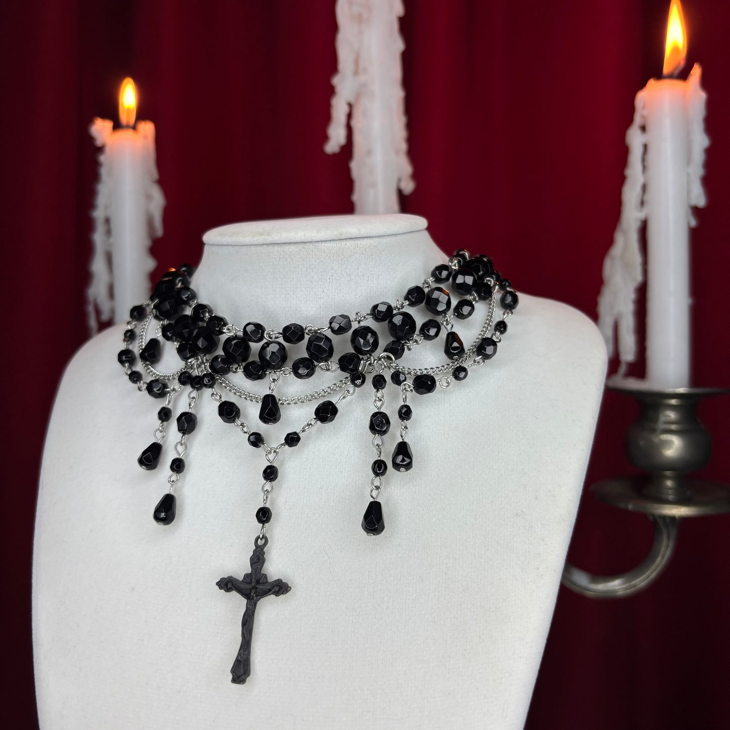 ♰ ‘𝖍𝖔𝖑𝖞 𝖍𝖔𝖚𝖗’ 𝖇𝖊𝖆𝖉𝖊𝖉 𝖈𝖔𝖑𝖑𝖆𝖗 ♰