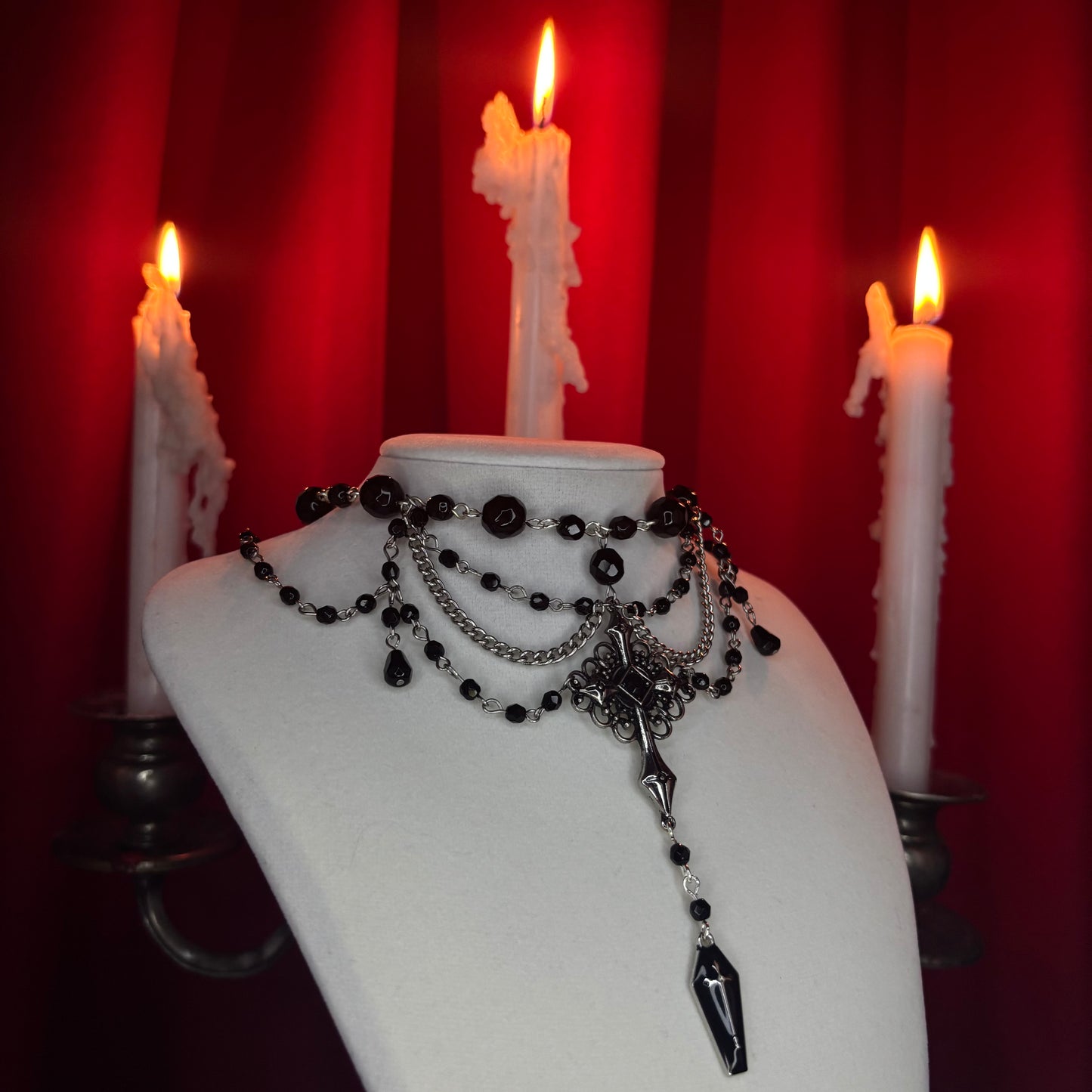 ‘𝖊𝖓𝖙𝖔𝖒𝖇𝖊𝖉’ 𝖓𝖊𝖈𝖐𝖑𝖆𝖈𝖊