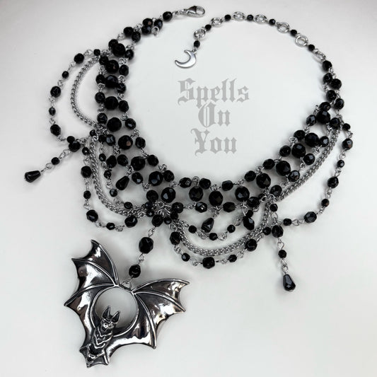 ‘𝖑𝖔𝖛𝖊 𝖆𝖙 𝖋𝖎𝖗𝖘𝖙 𝖇𝖎𝖙𝖊’ 𝖇𝖊𝖆𝖉𝖊𝖉 𝖈𝖔𝖑𝖑𝖆𝖗