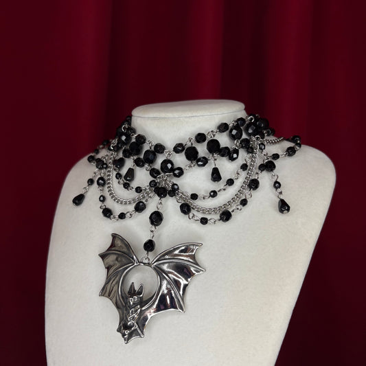 ‘𝖑𝖔𝖛𝖊 𝖆𝖙 𝖋𝖎𝖗𝖘𝖙 𝖇𝖎𝖙𝖊’ 𝖇𝖊𝖆𝖉𝖊𝖉 𝖈𝖔𝖑𝖑𝖆𝖗