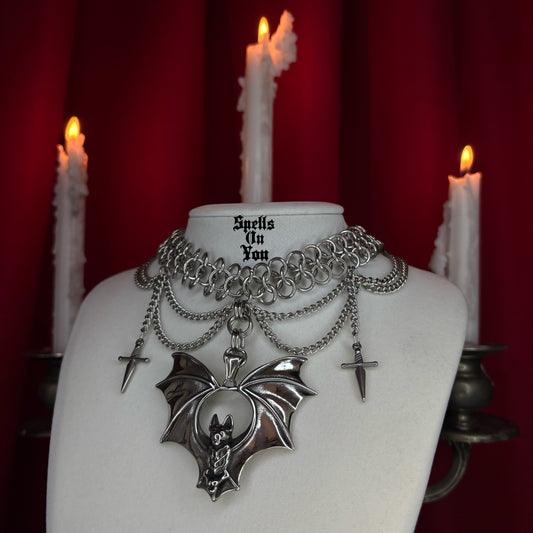 ‘𝕷𝖔𝖛𝖊 𝕬𝖙 𝕱𝖎𝖗𝖘𝖙 𝕭𝖎𝖙𝖊’ 𝕮𝖍𝖆𝖎𝖓𝖒𝖆𝖎𝖑 𝕹𝖊𝖈𝖐𝖑𝖆𝖈𝖊