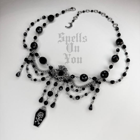 ‘𝖋𝖚𝖓𝖊𝖗𝖆𝖑 𝖕𝖆𝖗𝖙𝖞’ 𝖇𝖊𝖆𝖉𝖊𝖉 𝖓𝖊𝖈𝖐𝖑𝖆𝖈𝖊