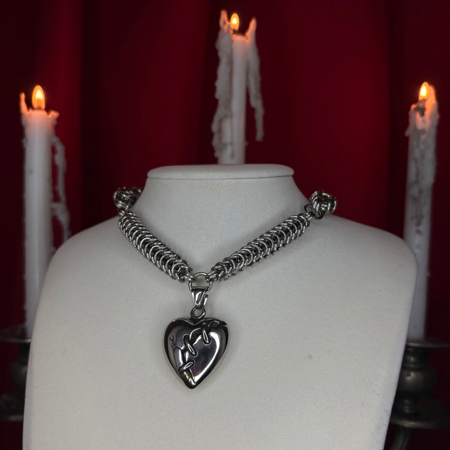 ‘𝖛𝖎𝖛𝖎𝖈𝖆’ 𝖈𝖍𝖆𝖎𝖓𝖒𝖆𝖎𝖑 𝖓𝖊𝖈𝖐𝖑𝖆𝖈𝖊