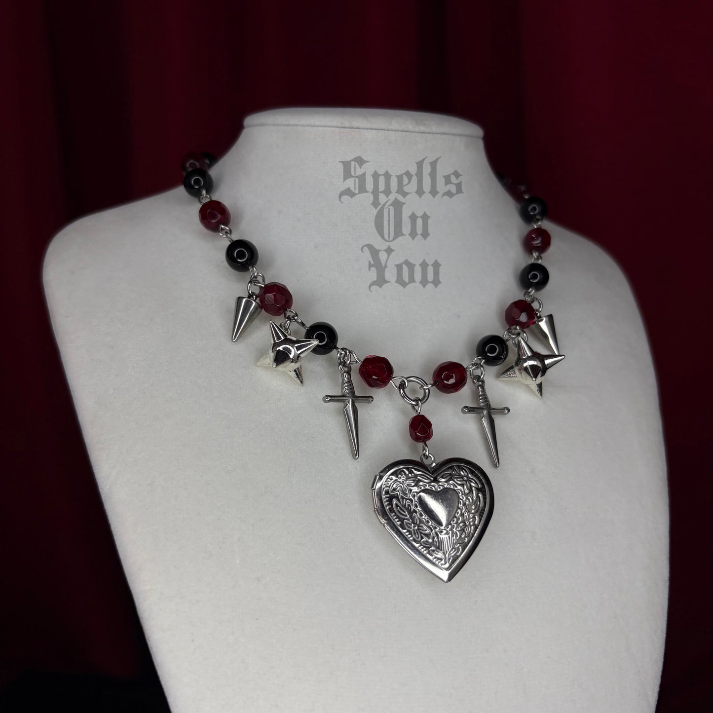 '𝕾𝖙𝖆𝖓𝖌𝖊 𝕷𝖚𝖛' 𝕭𝖊𝖆𝖉𝖊𝖉 𝕮𝖍𝖆𝖗𝖒 𝕹𝖊𝖈𝖐𝖑𝖆𝖈𝖊 (𝖇𝖑𝖆𝖈𝖐 𝖆𝖓𝖉 𝖗𝖊𝖉)