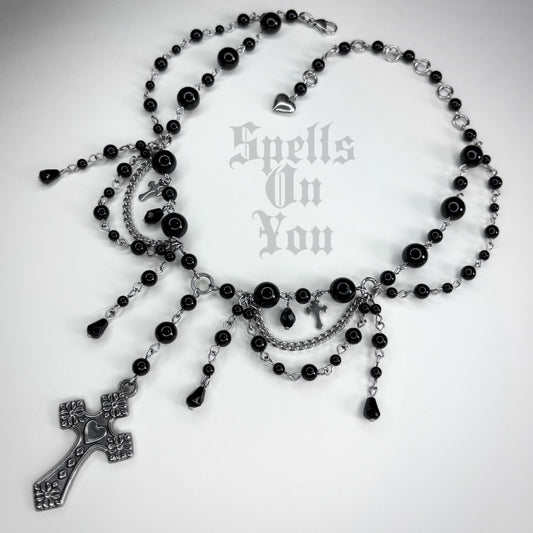 '𝕮𝖊𝖗𝖊𝖒𝖔𝖓𝖞' 𝕭𝖊𝖆𝖉𝖊𝖉 𝕮𝖗𝖔𝖘𝖘 𝕹𝖊𝖈𝖐𝖑𝖆𝖈𝖊