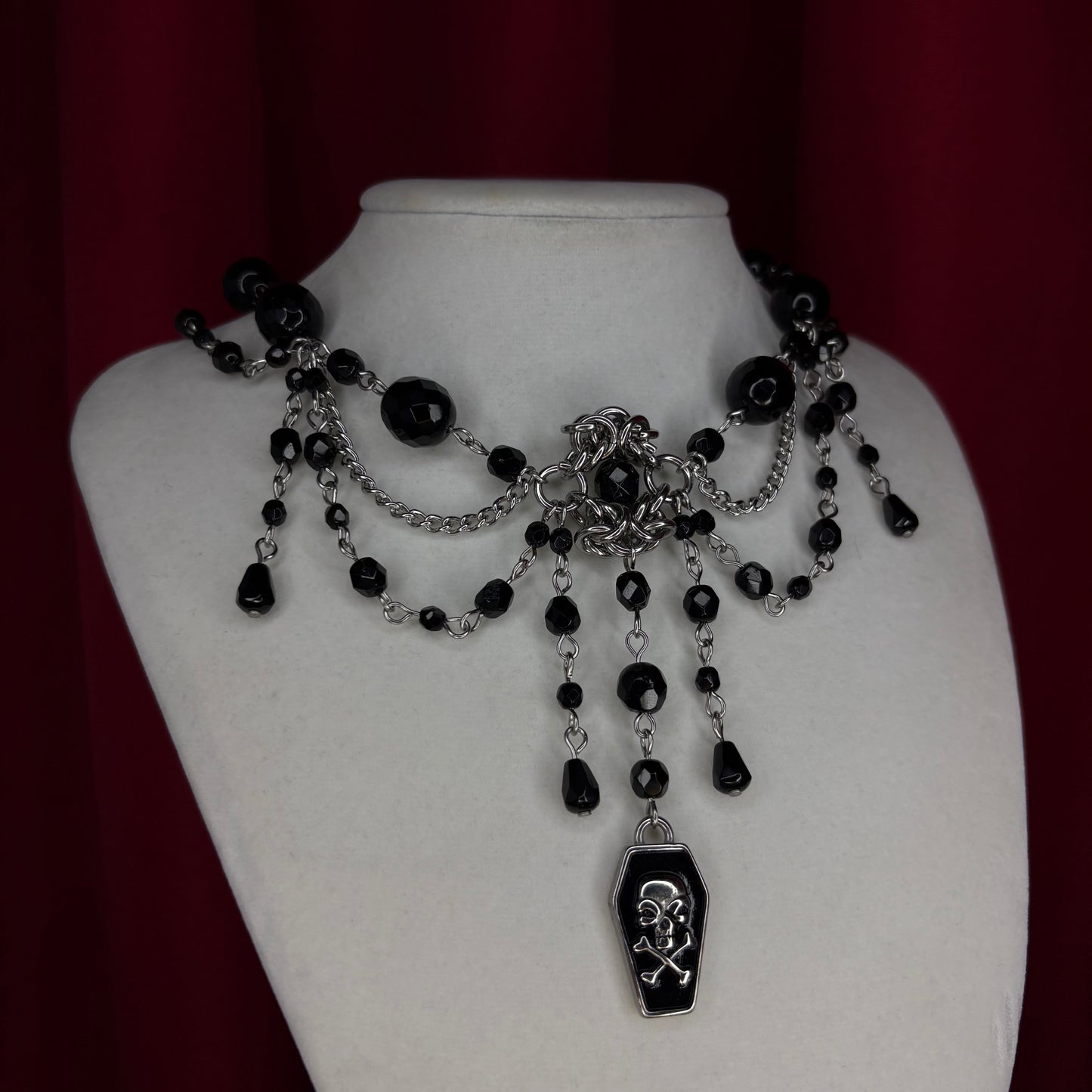 ‘𝖋𝖚𝖓𝖊𝖗𝖆𝖑 𝖕𝖆𝖗𝖙𝖞’ 𝖇𝖊𝖆𝖉𝖊𝖉 𝖓𝖊𝖈𝖐𝖑𝖆𝖈𝖊