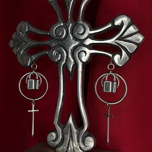 ‘𝕶𝖓𝖎𝖋𝖊 𝕻𝖗𝖙𝖞’ 𝕳𝖔𝖔𝖕 𝕰𝖆𝖗𝖗𝖎𝖓𝖌𝖘