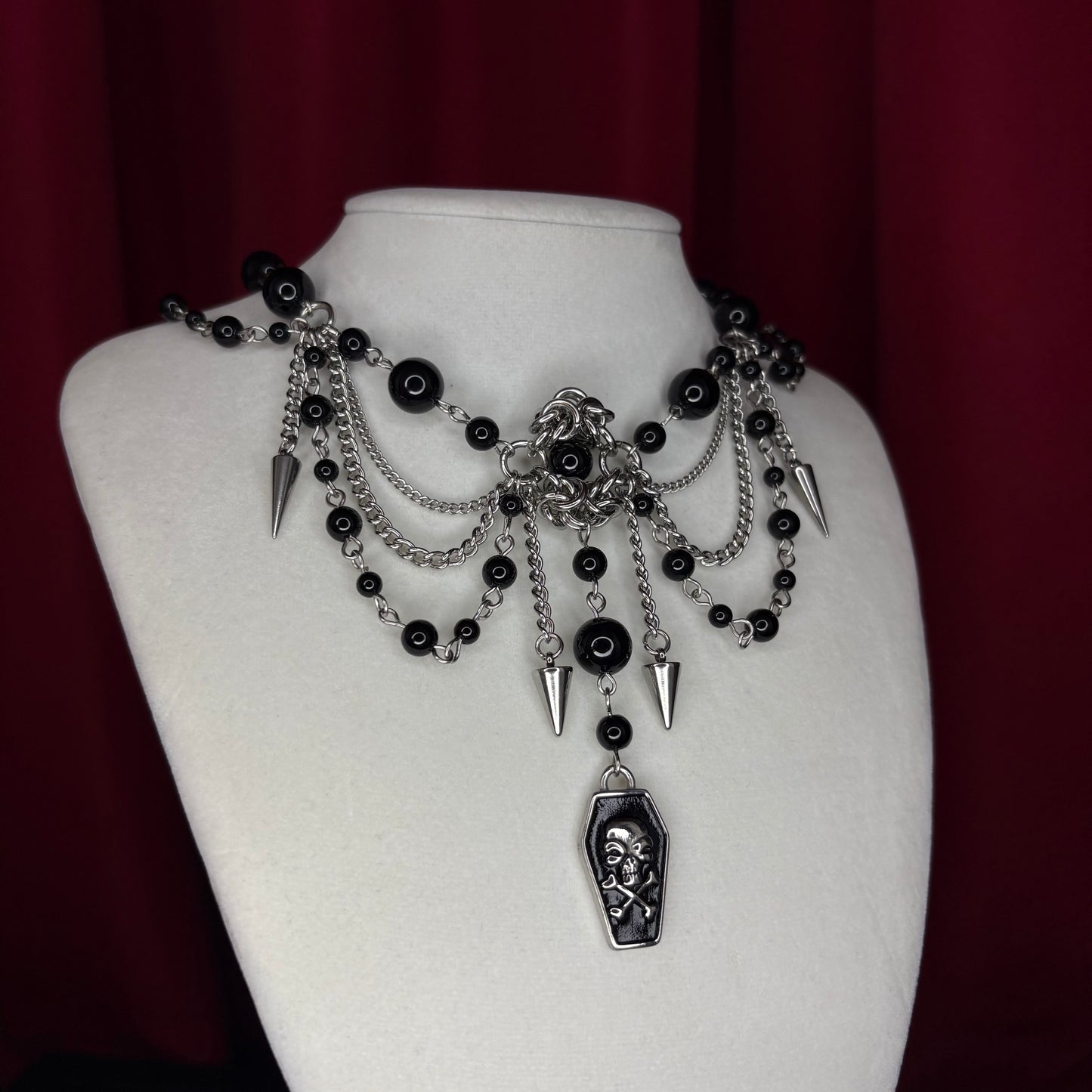 '𝕱𝖚𝖓𝖊𝖗𝖆𝖑 𝕻𝖆𝖗𝖙𝖞' 𝕭𝖊𝖆𝖉𝖊𝖉 𝕮𝖍𝖆𝖎𝖓𝖒𝖆𝖎𝖑 𝕹𝖊𝖈𝖐𝖑𝖆𝖈𝖊