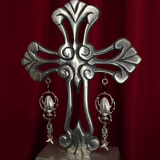 𝖓𝖊𝖜 ‘𝖑𝖔𝖛𝖊 𝖇𝖚𝖌’ 𝖈𝖍𝖆𝖎𝖓𝖒𝖆𝖎𝖑 𝖊𝖆𝖗𝖗𝖎𝖓𝖌𝖘