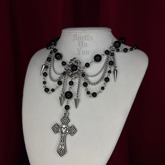 '𝕮𝖊𝖗𝖊𝖒𝖔𝖓𝖞' 𝕭𝖊𝖆𝖉𝖊𝖉 𝕮𝖗𝖔𝖘𝖘 𝕹𝖊𝖈𝖐𝖑𝖆𝖈𝖊