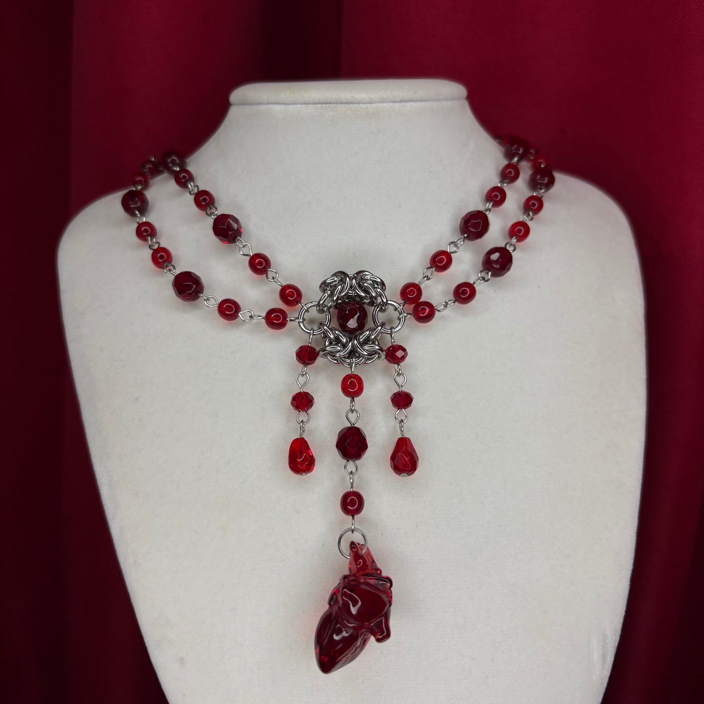 ‘𝖘𝖙𝖆𝖐𝖊 𝖒𝖞 𝖍𝖊𝖆𝖗𝖙’ 𝖇𝖊𝖆𝖉𝖊𝖉 𝖓𝖊𝖈𝖐𝖑𝖆𝖈𝖊