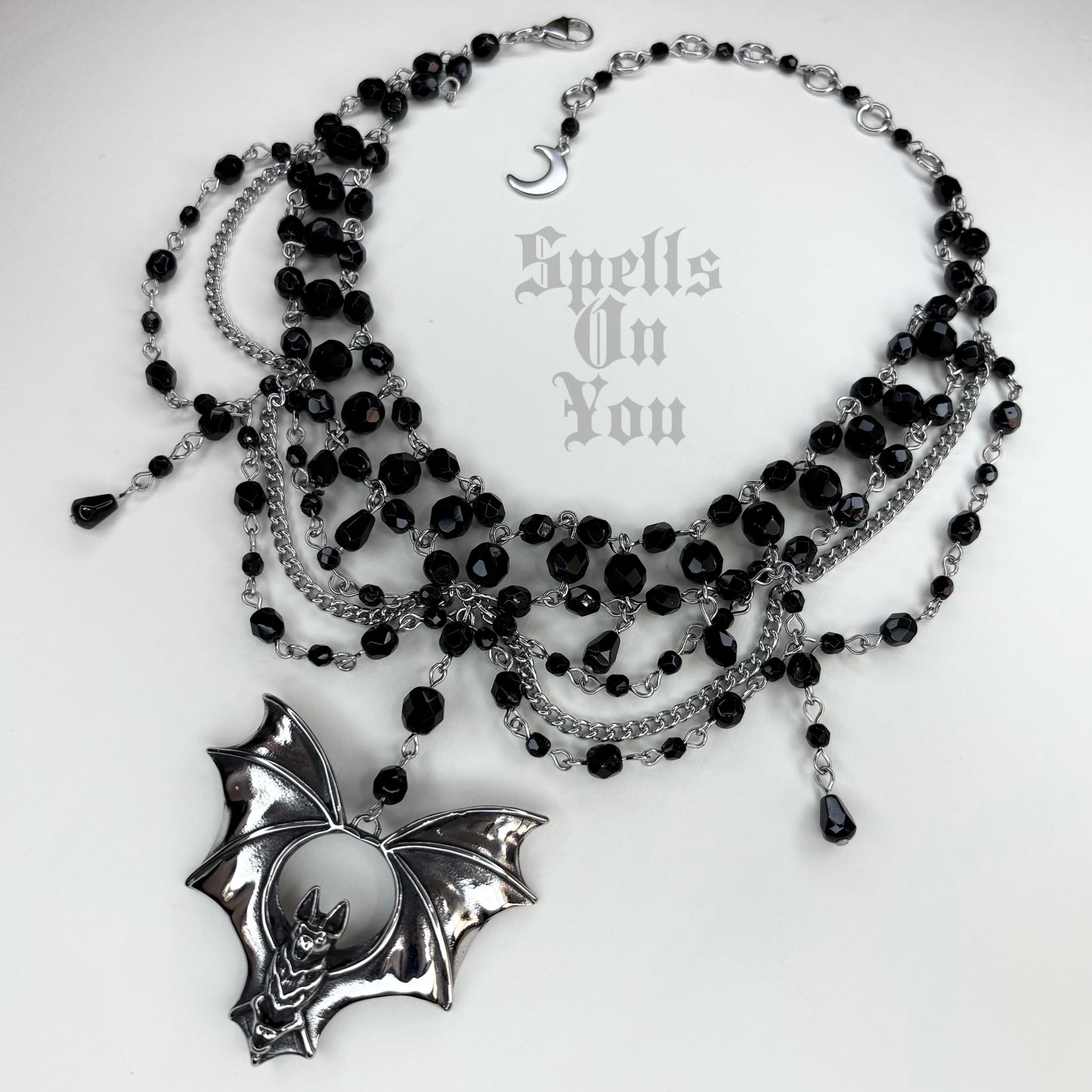 ‘𝖑𝖔𝖛𝖊 𝖆𝖙 𝖋𝖎𝖗𝖘𝖙 𝖇𝖎𝖙𝖊’ 𝖇𝖊𝖆𝖉𝖊𝖉 𝖈𝖔𝖑𝖑𝖆𝖗