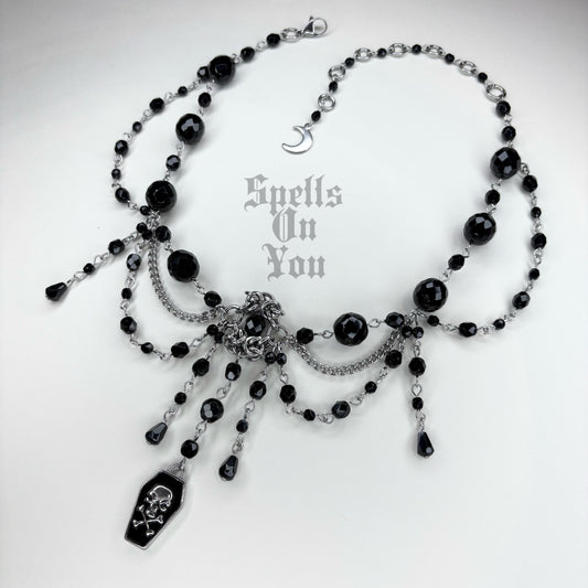 ‘𝖋𝖚𝖓𝖊𝖗𝖆𝖑 𝖕𝖆𝖗𝖙𝖞’ 𝖇𝖊𝖆𝖉𝖊𝖉 𝖓𝖊𝖈𝖐𝖑𝖆𝖈𝖊