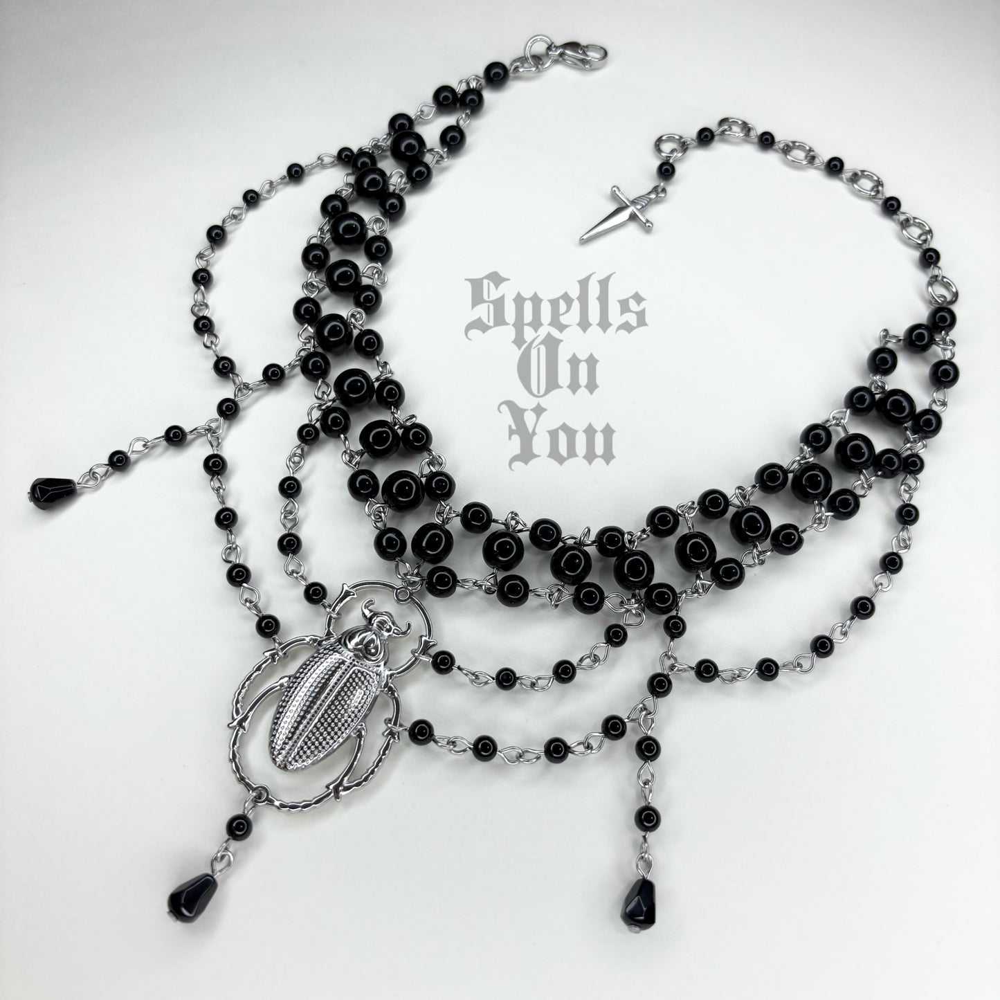 𝖓𝖊𝖜 ‘𝖑𝖔𝖛𝖊 𝖇𝖚𝖌’ 𝖇𝖊𝖆𝖉𝖊𝖉 𝖈𝖔𝖑𝖑𝖆𝖗