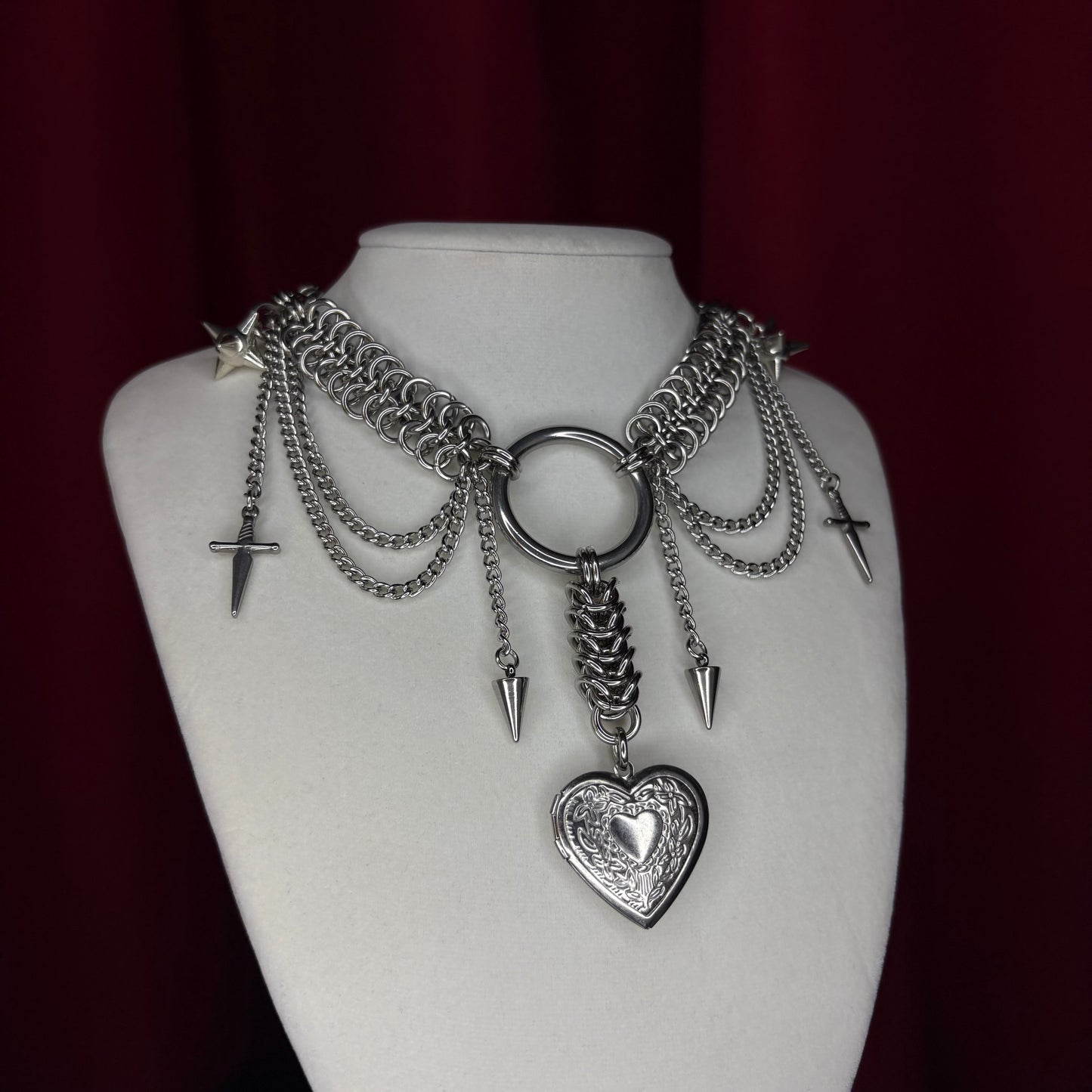 '𝕾𝖙𝖗𝖆𝖓𝖌𝖊 "𝕷𝖚𝖛' 𝕮𝖍𝖆𝖎𝖓𝖒𝖆𝖎𝖑 𝕮𝖍𝖆𝖗𝖒 𝕹𝖊𝖈𝖐𝖑𝖆𝖈𝖊