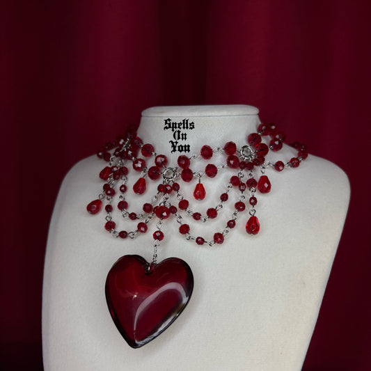 ‘𝖈𝖔𝖗𝖆𝖟ó𝖓 𝖙𝖗𝖎𝖘𝖙𝖊 ‘ 𝖇𝖊𝖆𝖉𝖊𝖉 𝖓𝖊𝖈𝖐𝖑𝖆𝖈𝖊