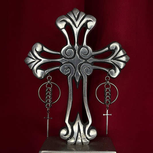 ‘𝕶𝖓𝖎𝖋𝖊 𝕻𝖗𝖙𝖞’ 𝕮𝖍𝖆𝖎𝖓𝖒𝖆𝖎𝖑 𝕳𝖔𝖔𝖕 𝕰𝖆𝖗𝖗𝖎𝖓𝖌𝖘