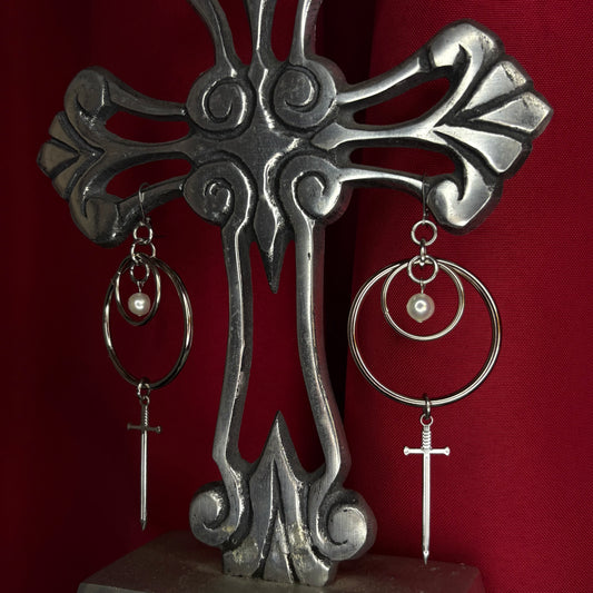 ‘𝕶𝖓𝖎𝖋𝖊 𝕻𝖗𝖙𝖞’ 𝕳𝖔𝖔𝖕 𝕰𝖆𝖗𝖗𝖎𝖓𝖌𝖘