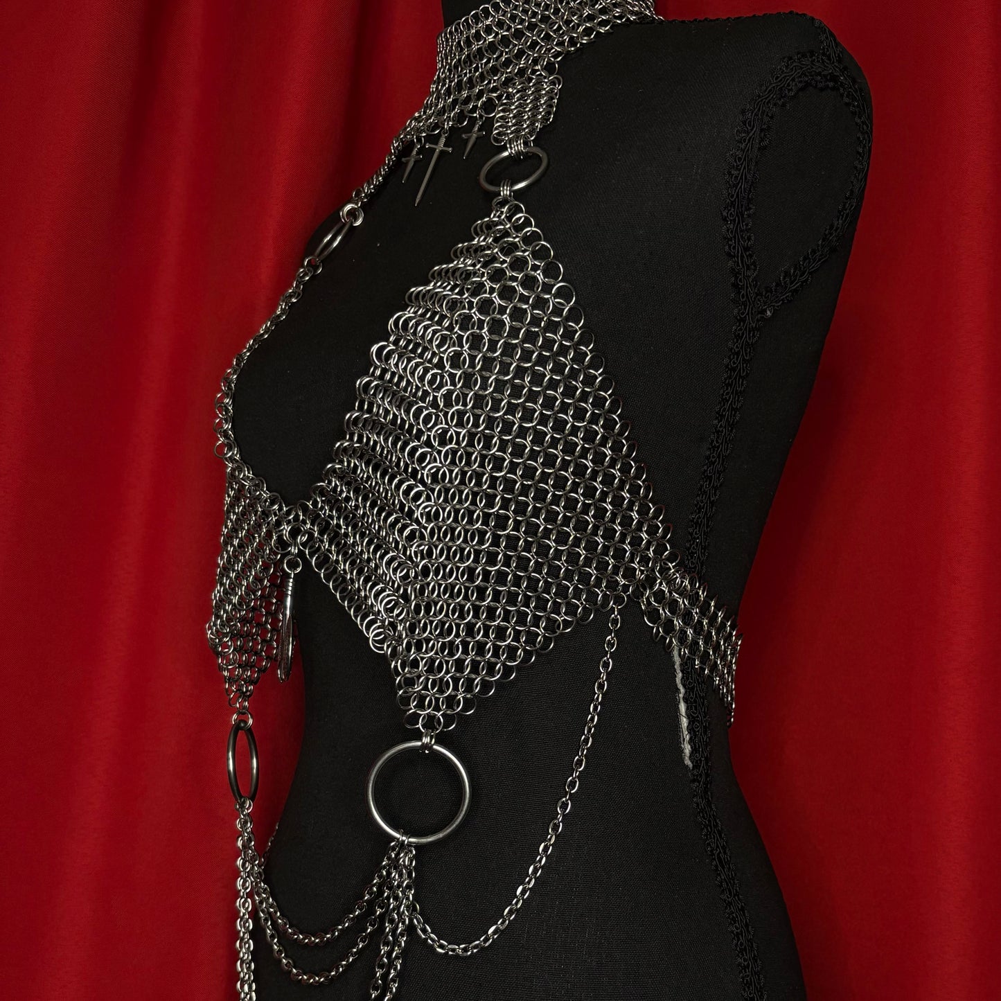 𝕹𝖊𝖜 ‘ 𝕰𝖒𝖕𝖗𝖊𝖘𝖘 ‘ 𝕮𝖍𝖆𝖎𝖓𝖒𝖆𝖎𝖑 𝕿𝖔𝖕 𝖜𝖎𝖙𝖍 𝖈𝖔𝖑𝖑𝖆𝖗