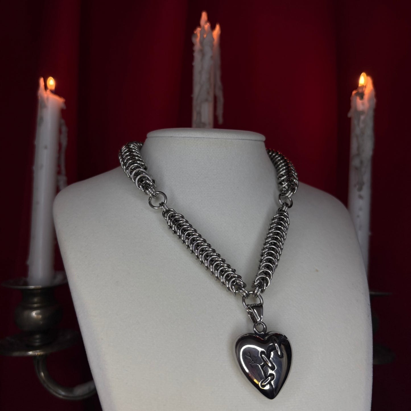 ‘𝖛𝖎𝖛𝖎𝖈𝖆’ 𝖈𝖍𝖆𝖎𝖓𝖒𝖆𝖎𝖑 𝖓𝖊𝖈𝖐𝖑𝖆𝖈𝖊