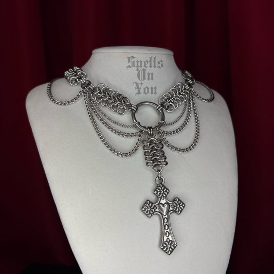 '𝕮𝖊𝖗𝖊𝖒𝖔𝖓𝖞' 𝕮𝖍𝖆𝖎𝖓𝖒𝖆𝖎𝖑 𝕮𝖗𝖔𝖘𝖘 𝕹𝖊𝖈𝖐𝖑𝖆𝖈𝖊