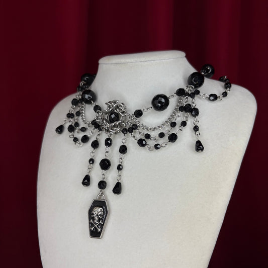 ‘𝖋𝖚𝖓𝖊𝖗𝖆𝖑 𝖕𝖆𝖗𝖙𝖞’ 𝖇𝖊𝖆𝖉𝖊𝖉 𝖓𝖊𝖈𝖐𝖑𝖆𝖈𝖊