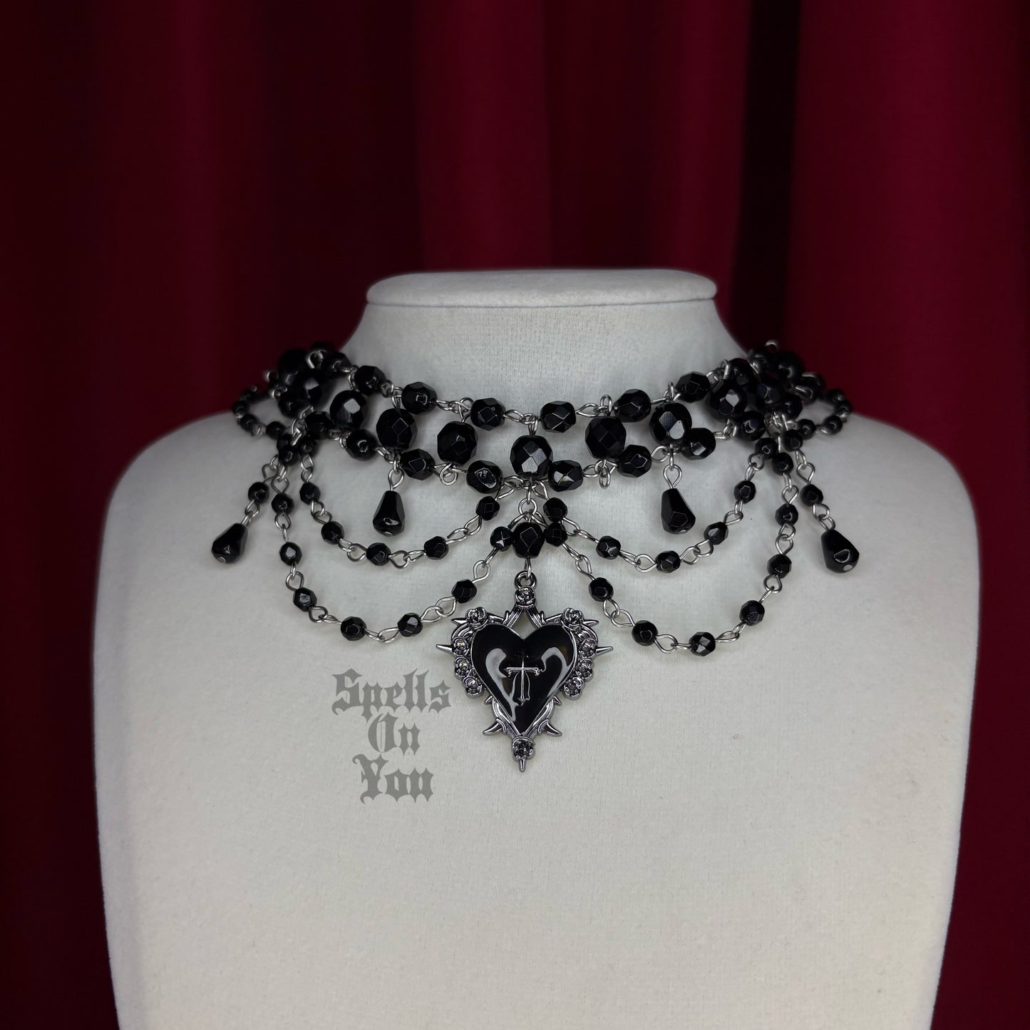 ‘𝕹𝖎𝖌𝖍𝖙 𝖁𝖎𝖘𝖎𝖔𝖓’ 𝕭𝖊𝖆𝖉𝖊𝖉 𝕹𝖊𝖈𝖐𝖑𝖆𝖈𝖊