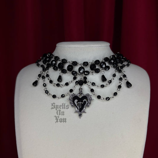 ‘𝕹𝖎𝖌𝖍𝖙 𝖁𝖎𝖘𝖎𝖔𝖓’ 𝕭𝖊𝖆𝖉𝖊𝖉 𝕹𝖊𝖈𝖐𝖑𝖆𝖈𝖊