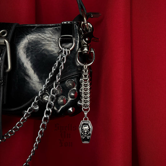 𝖓𝖊𝖜 ‘𝖋𝖚𝖓𝖊𝖗𝖆𝖑 𝖕𝖆𝖗𝖙𝖞’ 𝖈𝖍𝖆𝖎𝖓𝖒𝖆𝖎𝖑 𝖇𝖆𝖌 𝖈𝖍𝖆𝖗𝖒