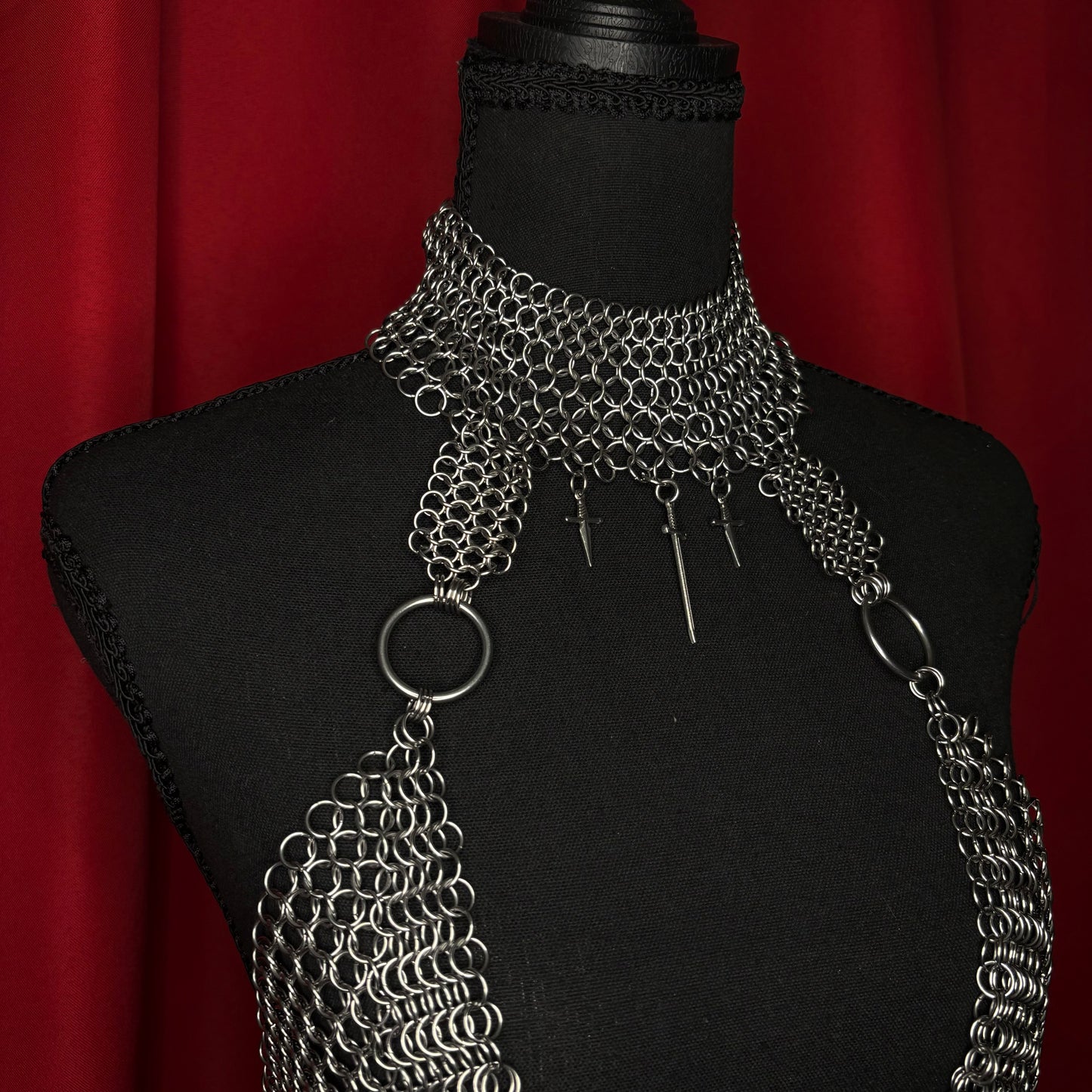 𝕹𝖊𝖜 ‘ 𝕰𝖒𝖕𝖗𝖊𝖘𝖘 ‘ 𝕮𝖍𝖆𝖎𝖓𝖒𝖆𝖎𝖑 𝕿𝖔𝖕 𝖜𝖎𝖙𝖍 𝖈𝖔𝖑𝖑𝖆𝖗