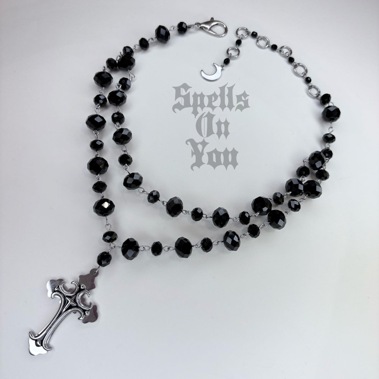 𝖑𝖆𝖞𝖊𝖗𝖊𝖉 𝖓𝖊𝖈𝖐𝖑𝖆𝖈𝖊