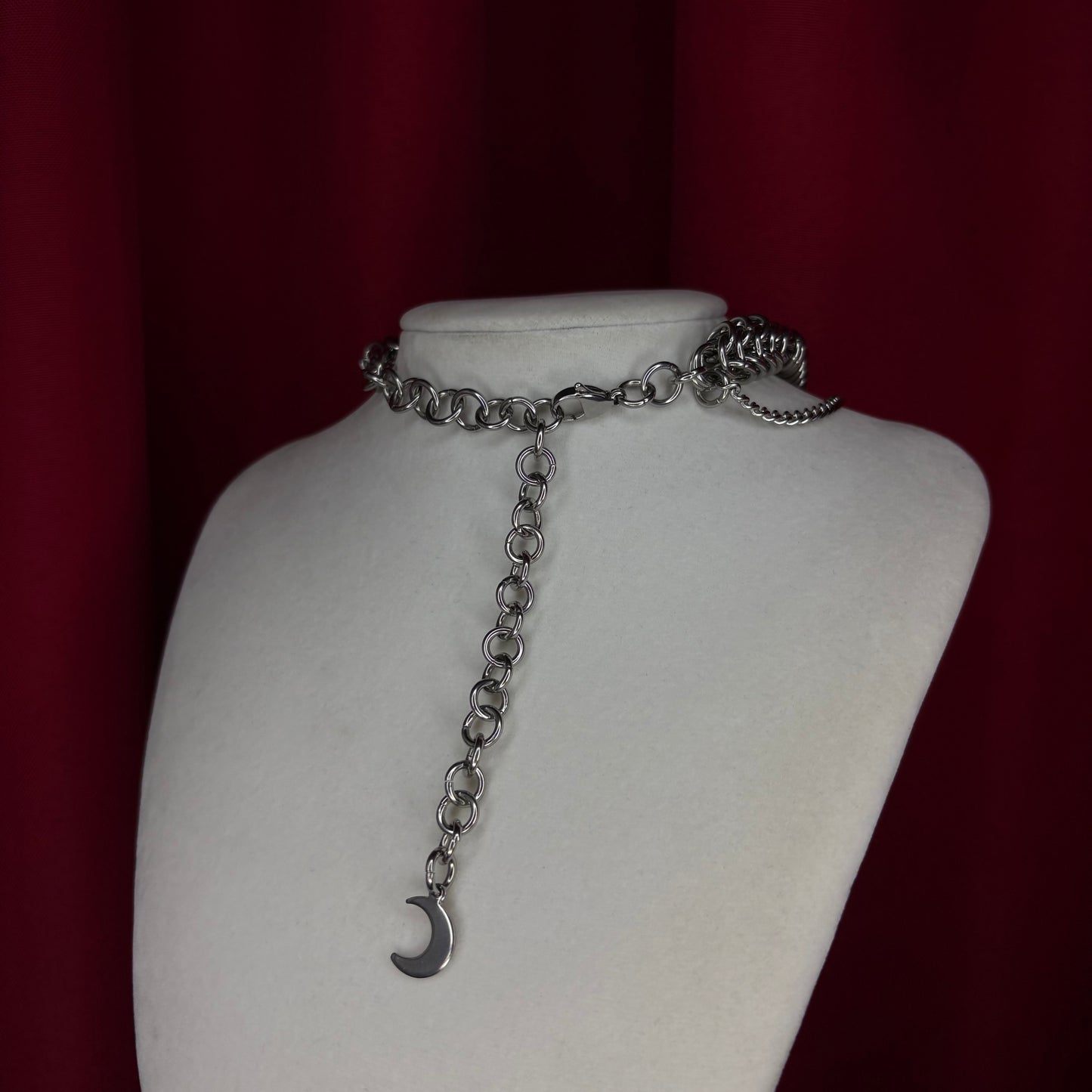 ‘𝖋𝖚𝖓𝖊𝖗𝖆𝖑 𝖕𝖆𝖗𝖙𝖞’ 𝖈𝖍𝖆𝖎𝖓𝖒𝖆𝖎𝖑 𝖓𝖊𝖈𝖐𝖑𝖆𝖈𝖊