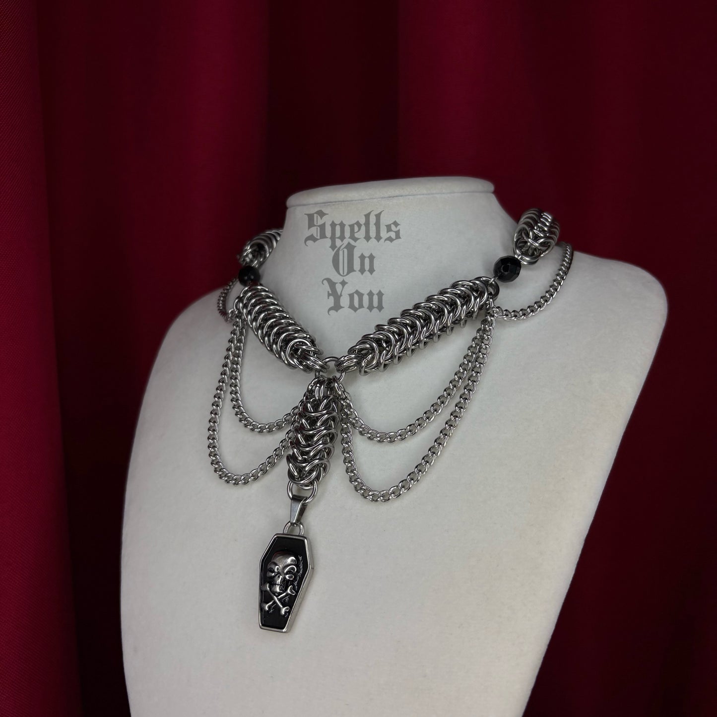 ‘𝖋𝖚𝖓𝖊𝖗𝖆𝖑 𝖕𝖆𝖗𝖙𝖞’ 𝖈𝖍𝖆𝖎𝖓𝖒𝖆𝖎𝖑 𝖓𝖊𝖈𝖐𝖑𝖆𝖈𝖊