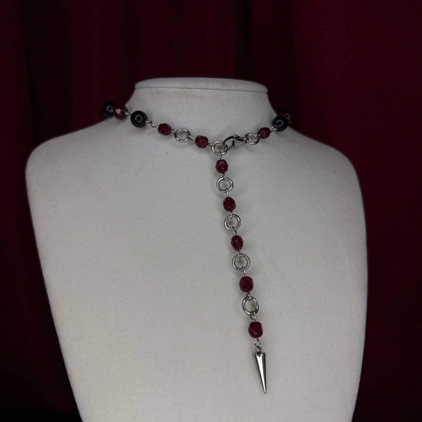 '𝕾𝖙𝖆𝖓𝖌𝖊 𝕷𝖚𝖛' 𝕭𝖊𝖆𝖉𝖊𝖉 𝕮𝖍𝖆𝖗𝖒 𝕹𝖊𝖈𝖐𝖑𝖆𝖈𝖊 (𝖇𝖑𝖆𝖈𝖐 𝖆𝖓𝖉 𝖗𝖊𝖉)