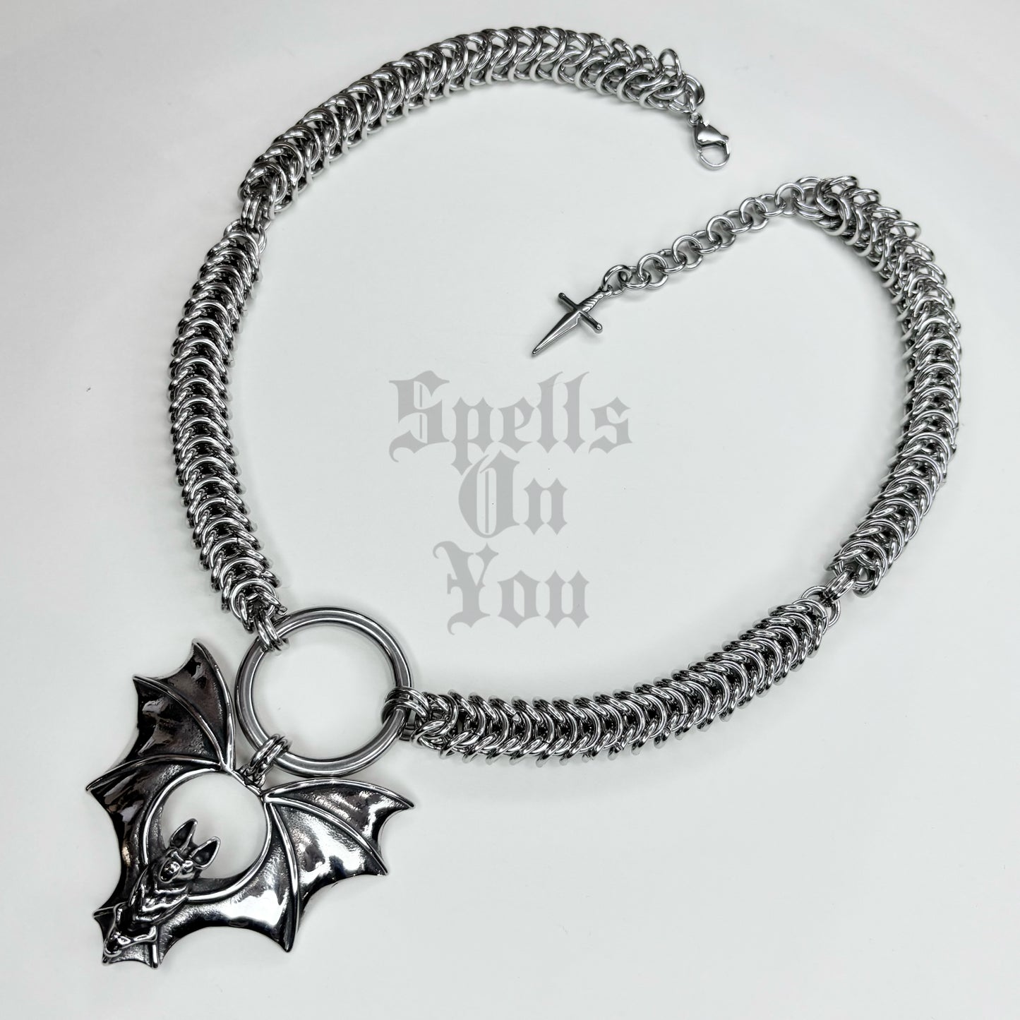 '𝕷𝖔𝖛𝖊 𝕬𝖙 𝕱𝖎𝖗𝖘𝖙 𝕭𝖎𝖙𝖊' 𝕮𝖍𝖆𝖎𝖓𝖒𝖆𝖎𝖑 𝕹𝖊𝖈𝖐𝖑𝖆𝖈𝖊