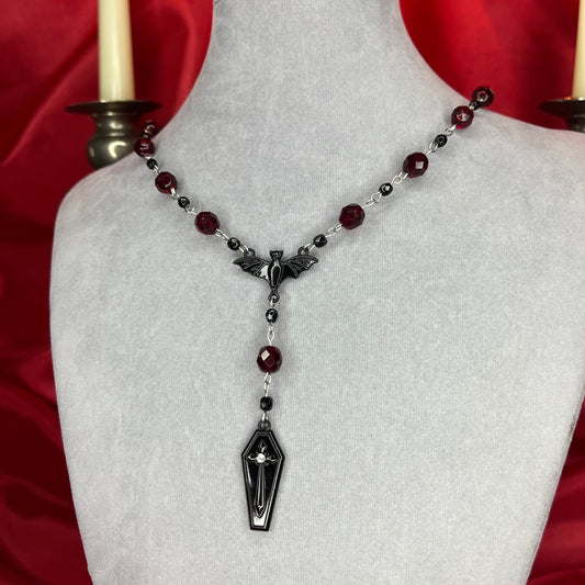 ⋆♱ ‘ Entombed ‘ Mini Rosary Necklace in Red and Black ♱⋆