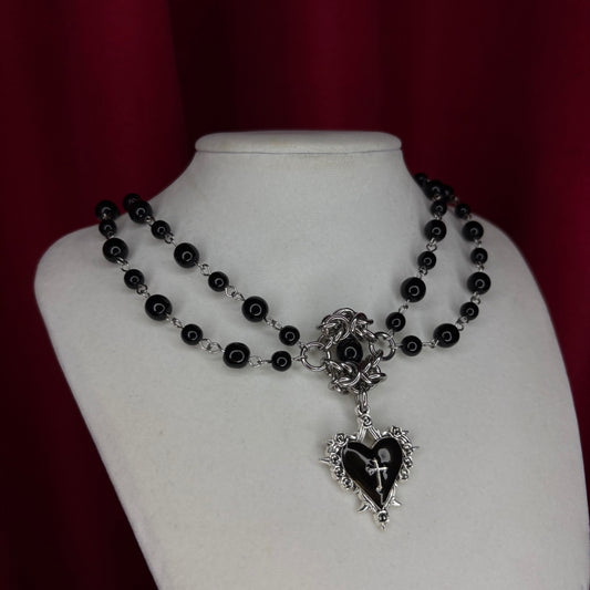 ‘𝖓𝖎𝖌𝖍𝖙 𝖛𝖎𝖘𝖎𝖔𝖓’ 𝖇𝖊𝖆𝖉𝖊𝖉 𝖓𝖊𝖈𝖐𝖑𝖆𝖈𝖊 𝖜𝖎𝖙𝖍 𝖈𝖍𝖆𝖎𝖓𝖒𝖆𝖎𝖑