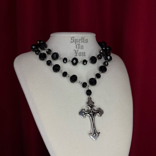 𝖑𝖆𝖞𝖊𝖗𝖊𝖉 𝖓𝖊𝖈𝖐𝖑𝖆𝖈𝖊