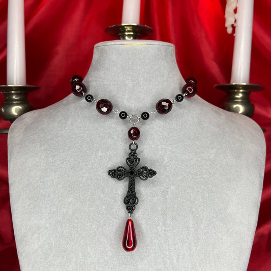 ⋆♱ ‘Andromeda’ Necklace in Red and Black ♱⋆